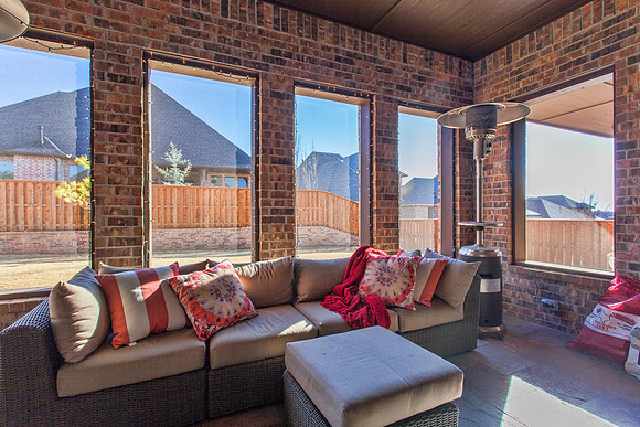52_Enclosed Patio