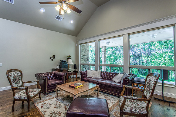 20_Living Room