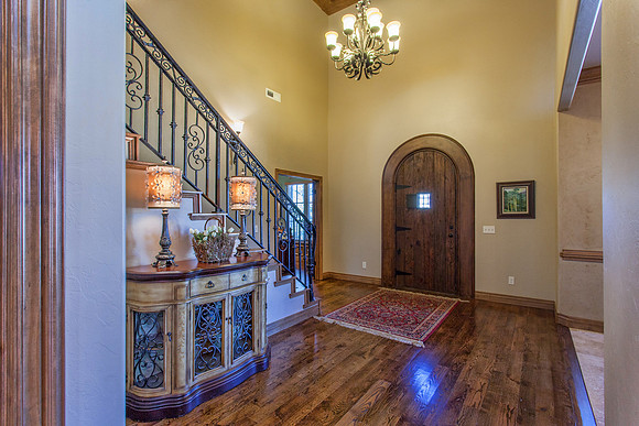 08_Entryway