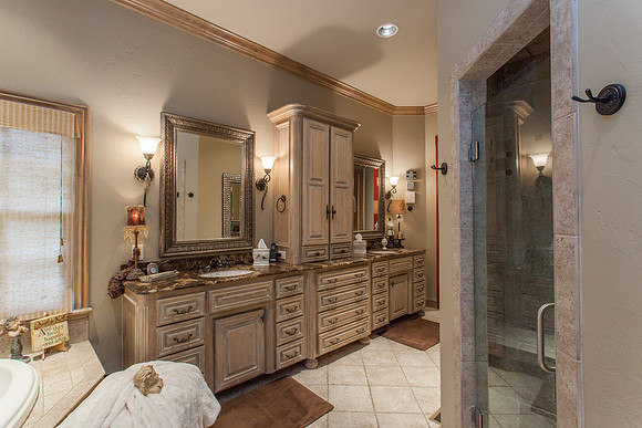 39_Bathroom, Master