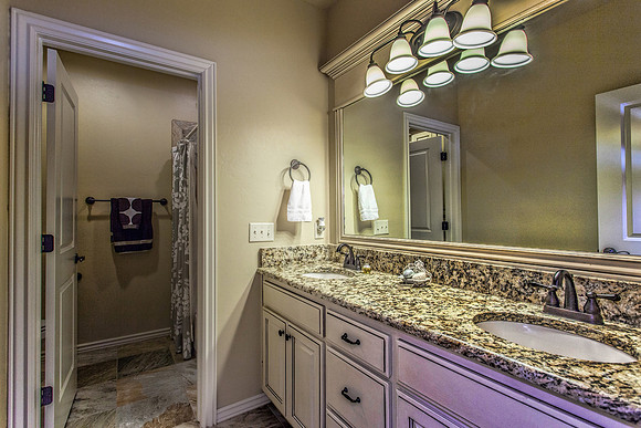 08_Bathroom