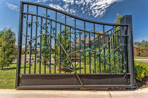 Gate