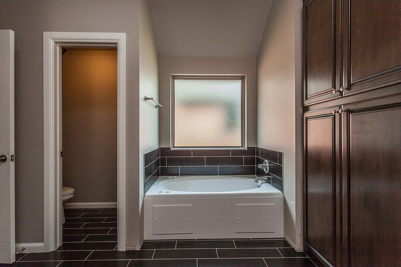 31_Master Bathroom