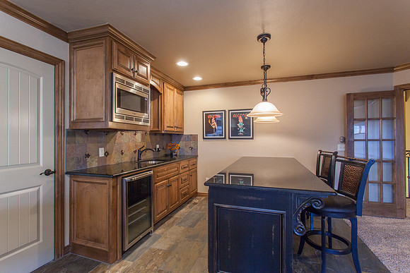 45_Family Room