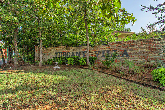 Tuscany Villa  Entrance
