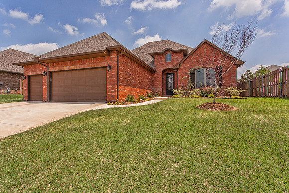 4608 Spectacular Bid Exterior