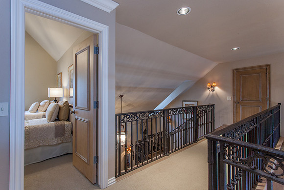 47_UPSTAIRS
