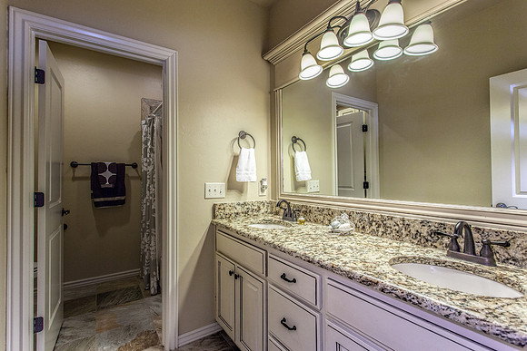 08_Bathroom