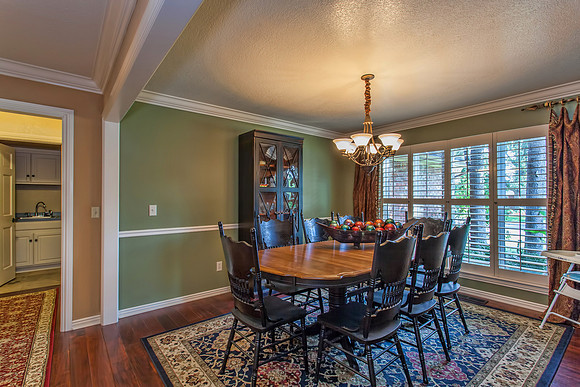 525 Realty