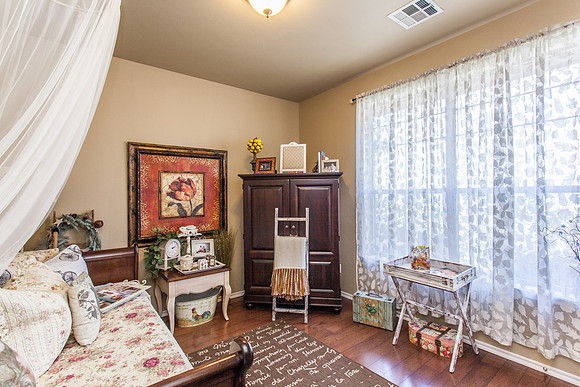 25_Bedroom