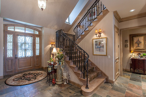 12_Entryway