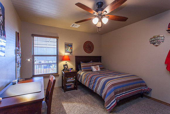 42_Bedroom