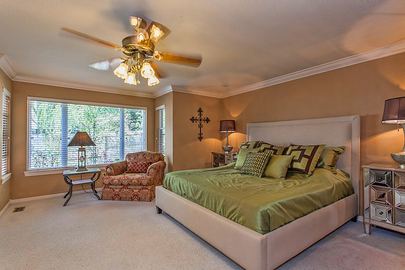 525 Realty