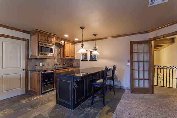 43_Family Room